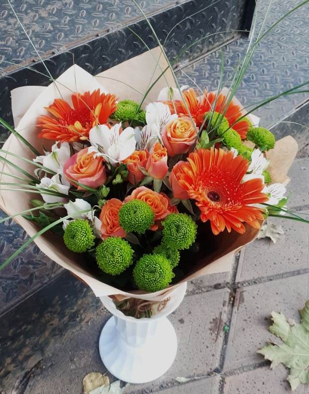 Букет цветов из: Герберы, Хризантемы, Альстромерии и Розы в Кизеле