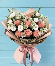 Букет цветов из:  Розы, Альстромерии и Лизиантусы в Кизеле