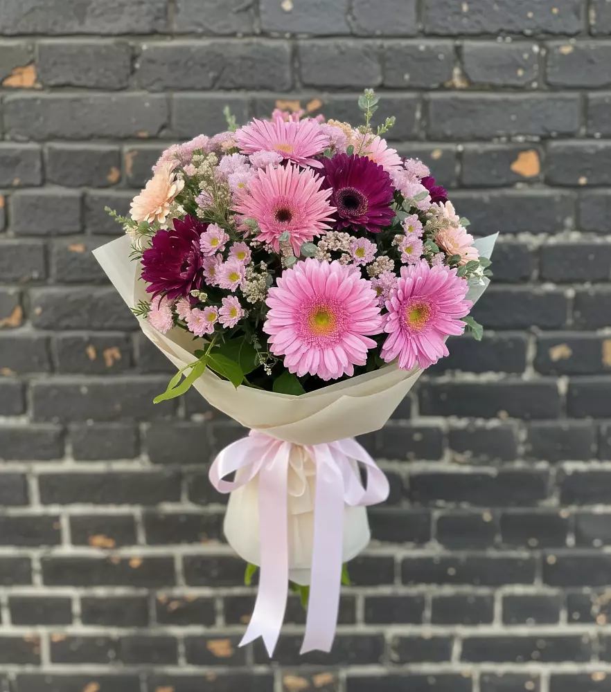 Букет цветов из: Герберы и Хризантемы в Кизеле