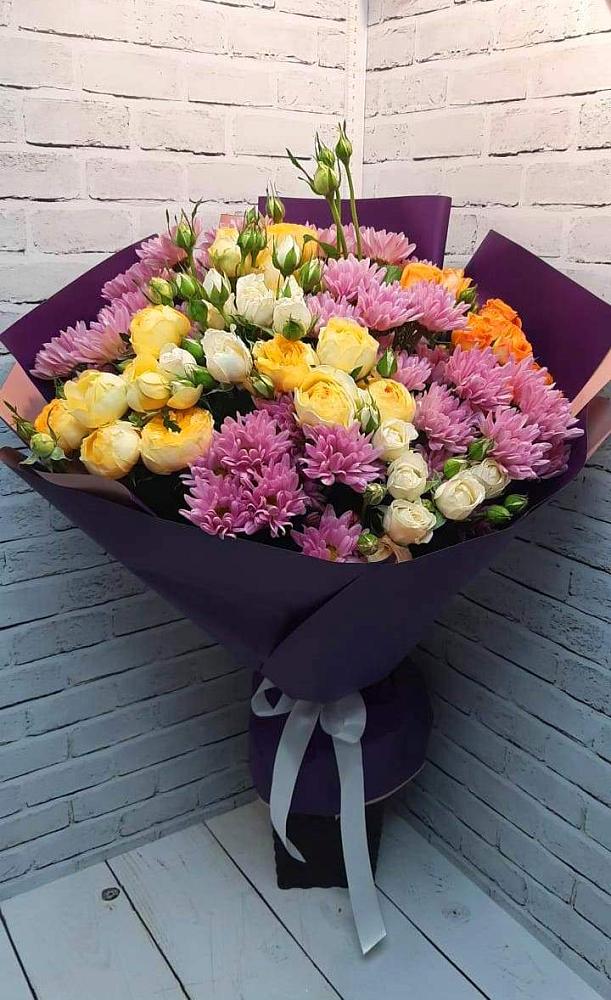 Букет цветов из: Хризантемы и Розы в Кизеле