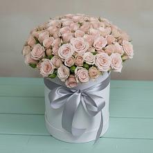 Цветочная композиция из Розы в шляпной коробке в Кизеле