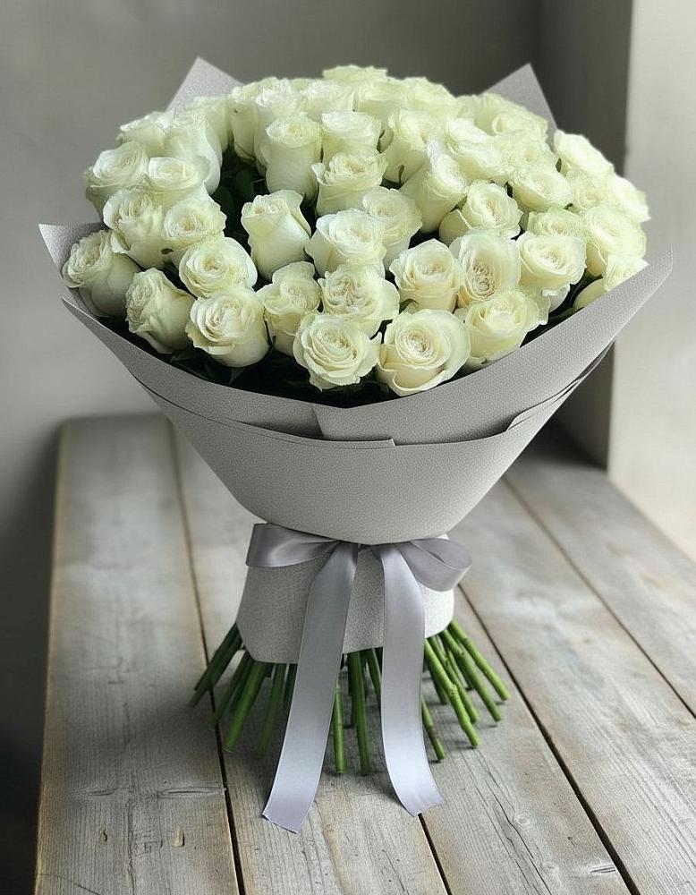 Букет 35 Белых роз в Кизеле