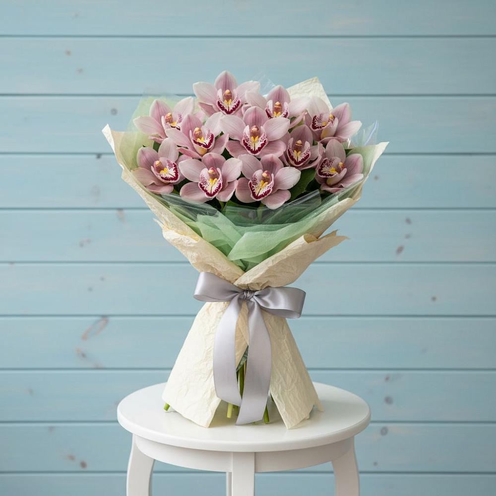 Букет цветов из: Орхидеи и Розы в Кизеле