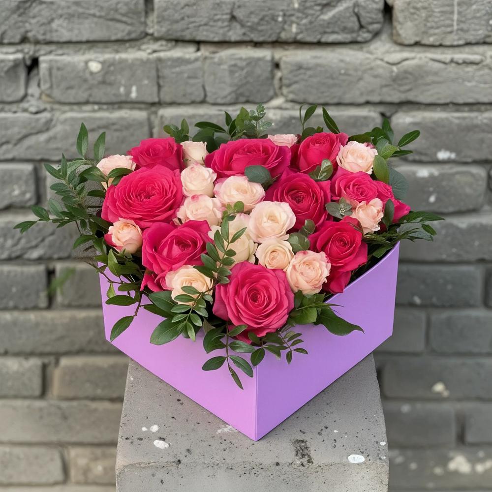 Цветочная композиция из Розы в коробке в Кизеле