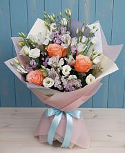 Букет цветов из:  Лизиантусы, Розы, Альстромерии и Гипсофила в Кизеле