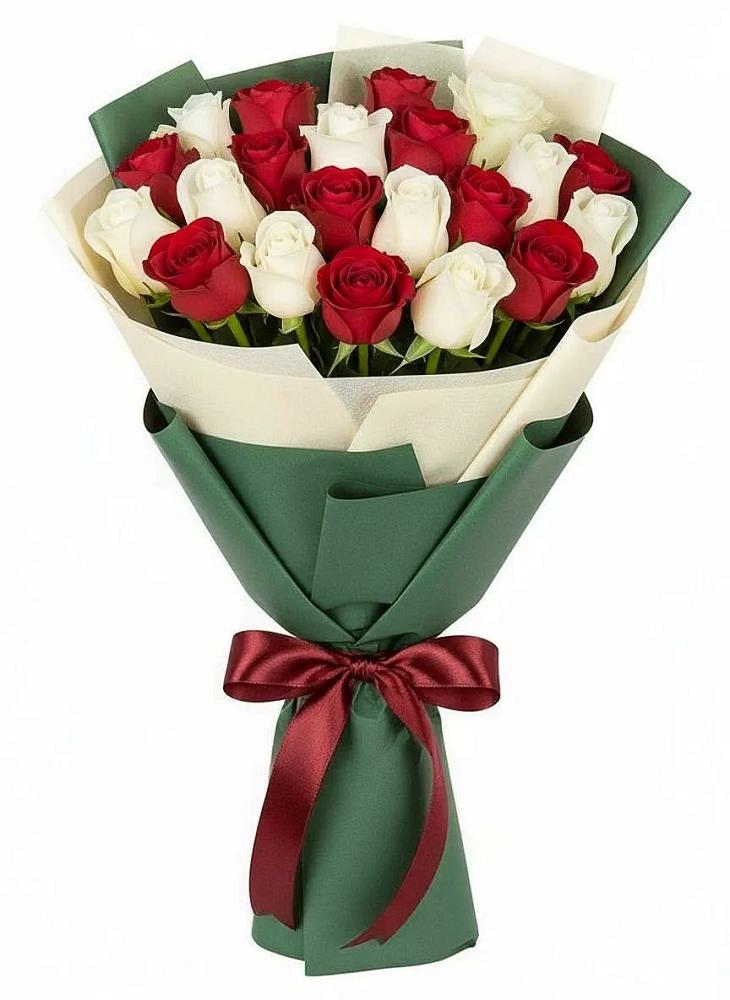 Букет Микс из красных и белых роз в Кизеле