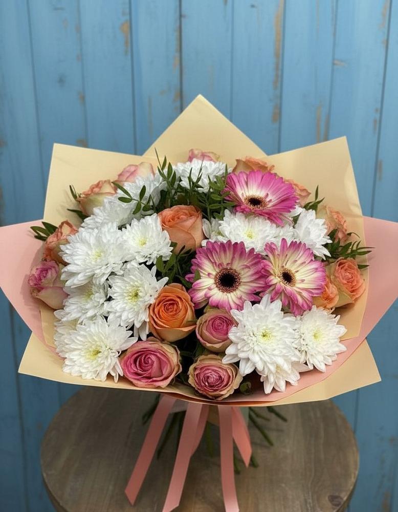 Букет цветов из: Розы, Герберы и Хризантемы в Кизеле