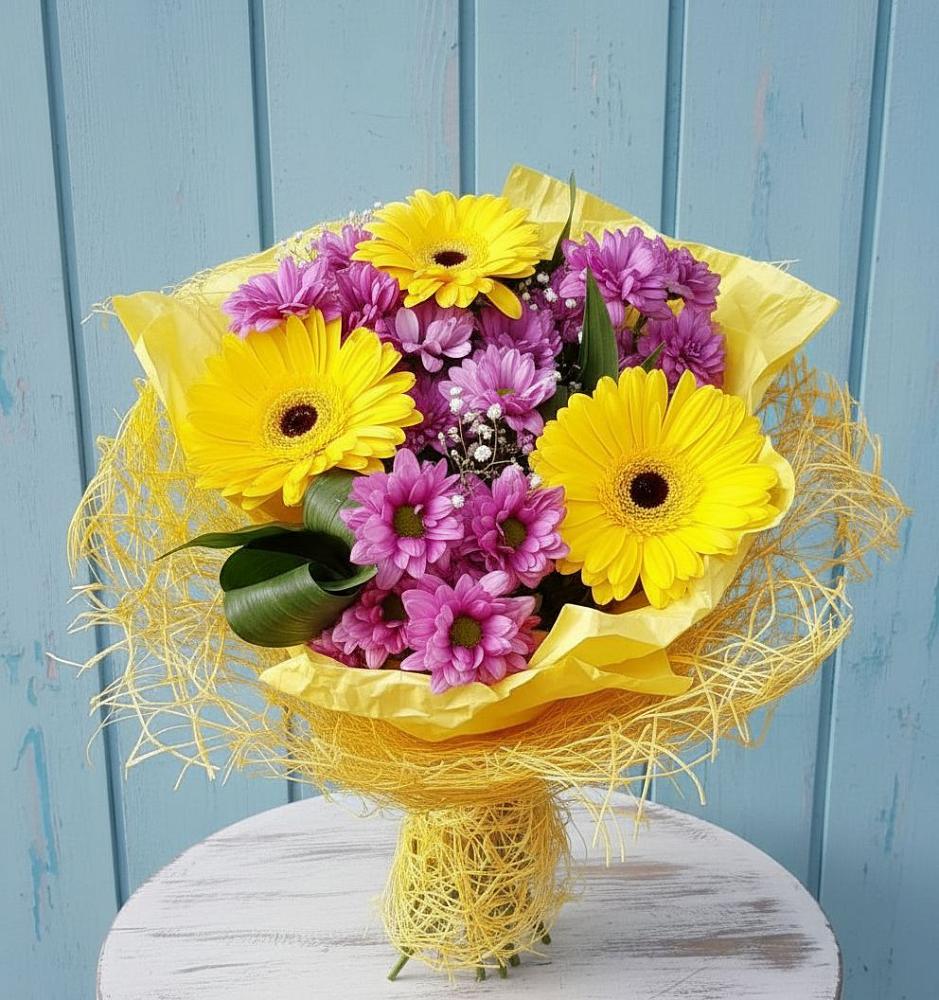 Букет цветов из: Хризантемы и Герберы в Кизеле