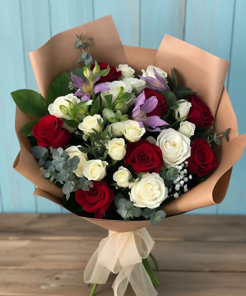 Букет цветов из: Розы и Альстромерии в Кизеле