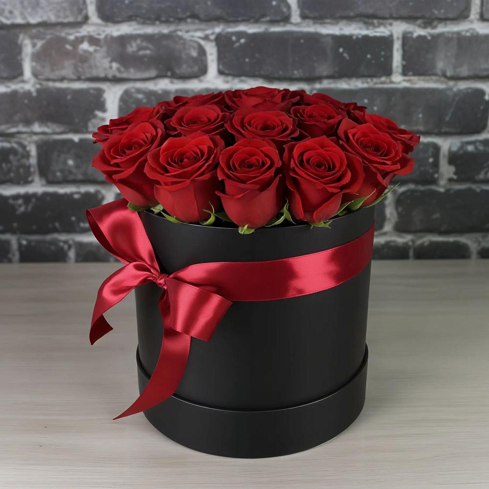 Цветочная композиция из Розы в шляпной коробке в Кизеле