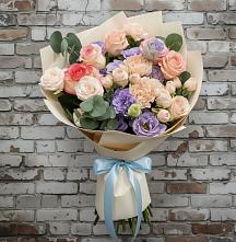 Букет цветов из:  Розы, Лизиантусы и Гвоздики в Кизеле