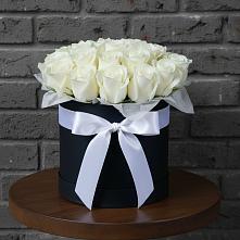 Цветочная композиция из Розы в шляпной коробке в Кизеле