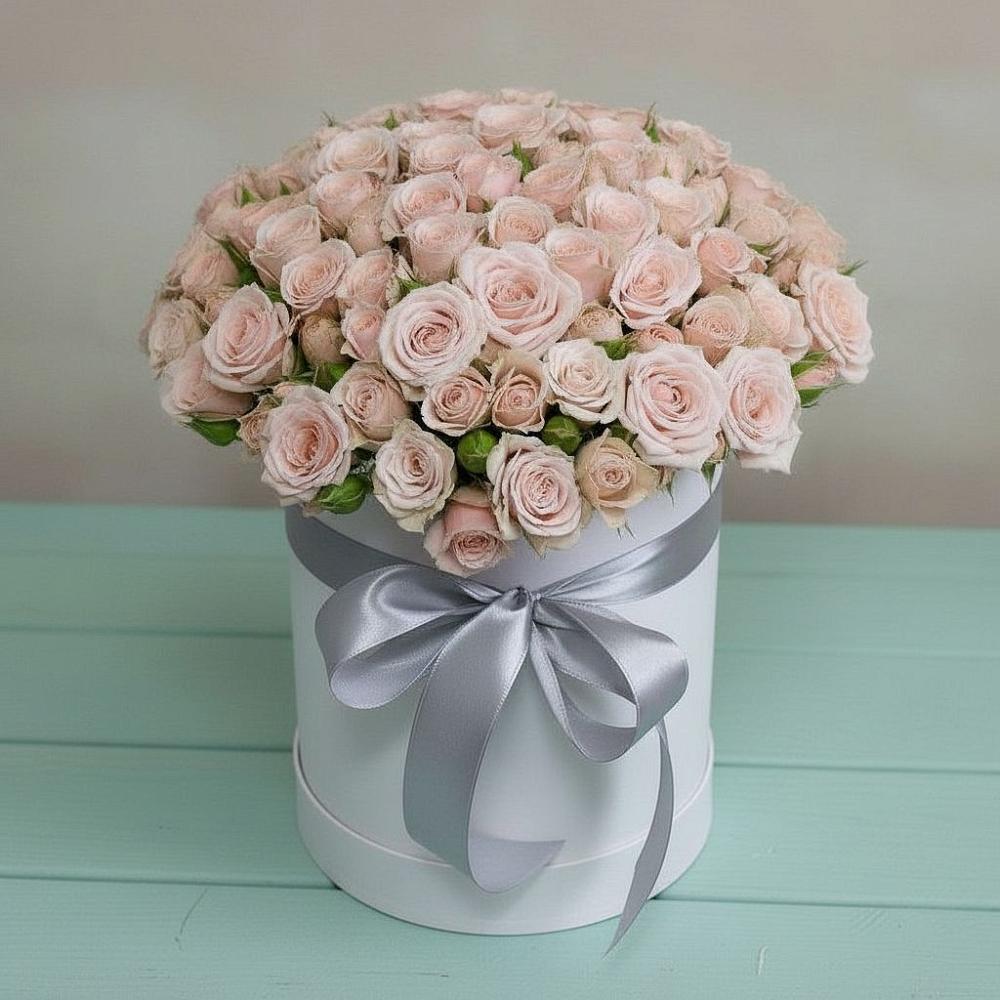 Цветочная композиция из Розы в шляпной коробке в Кизеле