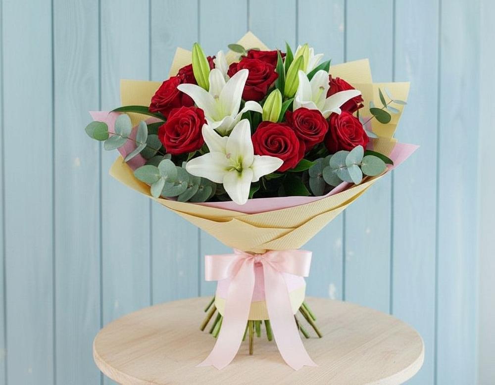 Букет цветов из: Лилии и Розы в Кизеле